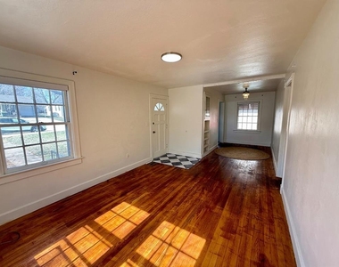730 S Littler Avenue - Photo Thumbnail 3