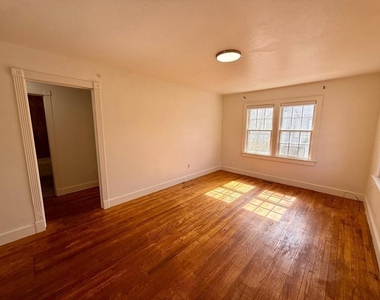 730 S Littler Avenue - Photo Thumbnail 2