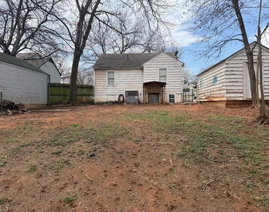 730 S Littler Avenue - Photo Thumbnail 20