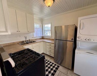 730 S Littler Avenue - Photo Thumbnail 6