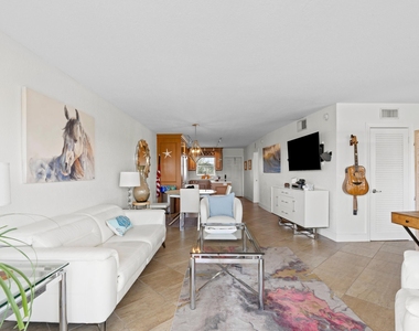 140 Ne 28th - Photo Thumbnail 18