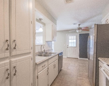 12500 Sw 4th Street - Photo Thumbnail 4