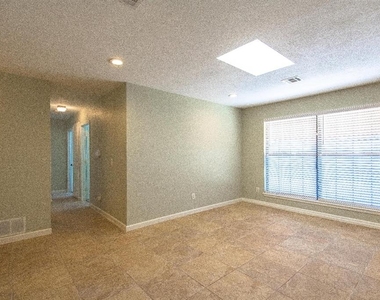 12500 Sw 4th Street - Photo Thumbnail 2