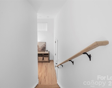 411 Charles Avenue - Photo Thumbnail 5