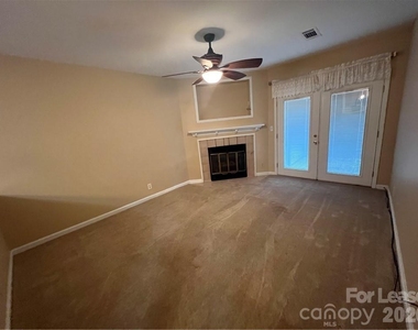 18817 Nautical Drive - Photo Thumbnail 4