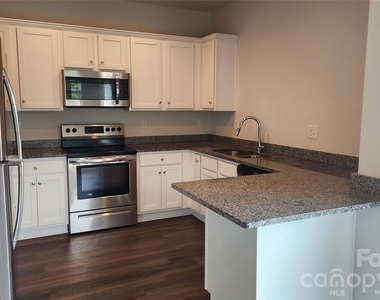 14320 Moss Road - Photo Thumbnail 3