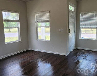 14320 Moss Road - Photo Thumbnail 6