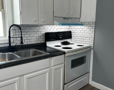 435 Davis Street - Photo Thumbnail 13