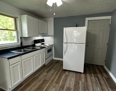 435 Davis Street - Photo Thumbnail 14