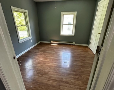 435 Davis Street - Photo Thumbnail 9