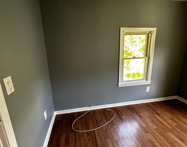 435 Davis Street - Photo Thumbnail 15