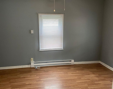 435 Davis Street - Photo Thumbnail 8
