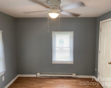 435 Davis Street - Photo Thumbnail 7