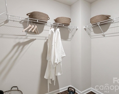 525 Wayforth Road Nw - Photo Thumbnail 19