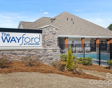 525 Wayforth Road Nw - Photo Thumbnail 1