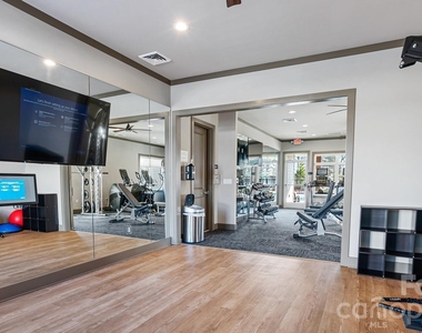 525 Wayforth Road Nw - Photo Thumbnail 10