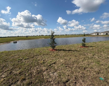 1434 Se Garabaldi Cir Circle Se - Photo Thumbnail 11