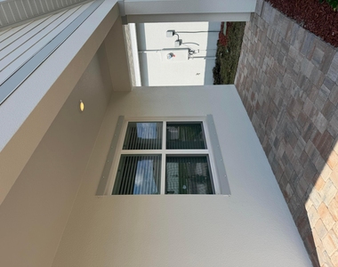 1434 Se Garabaldi Cir Circle Se - Photo Thumbnail 27