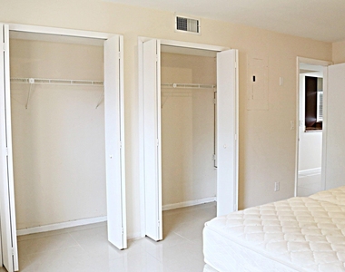 230 Ne 26th Avenue - Photo Thumbnail 7