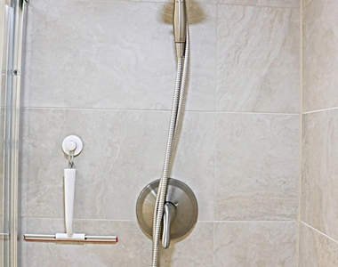 230 Ne 26th Avenue - Photo Thumbnail 2