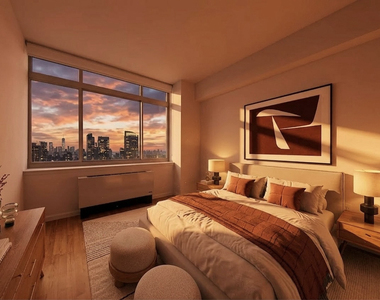 West 38th Street - Photo Thumbnail 3
