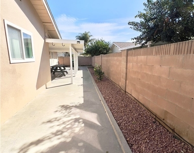 1521 W Westmont - Photo Thumbnail 24
