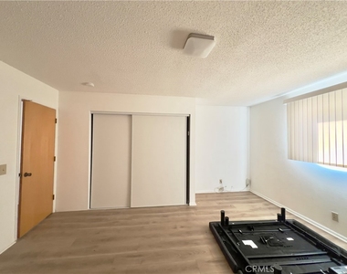 1521 W Westmont - Photo Thumbnail 12