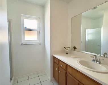1521 W Westmont - Photo Thumbnail 17