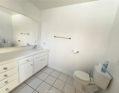 1521 W Westmont - Photo Thumbnail 14