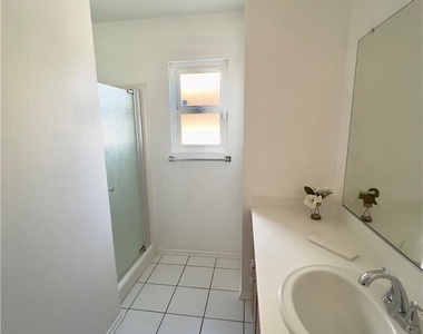 1521 W Westmont - Photo Thumbnail 16