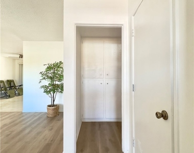 1521 W Westmont - Photo Thumbnail 4