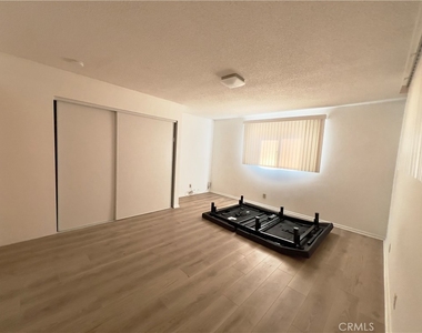 1521 W Westmont - Photo Thumbnail 11