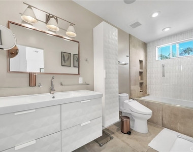 71620 Halgar Road - Photo Thumbnail 17