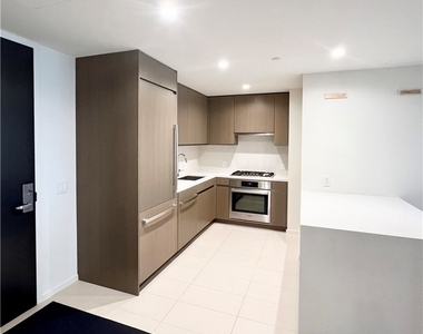 889 Francisco Street - Photo Thumbnail 1