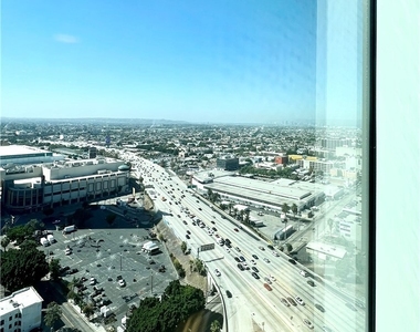 889 Francisco Street - Photo Thumbnail 10