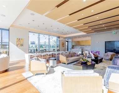 889 Francisco Street - Photo Thumbnail 22