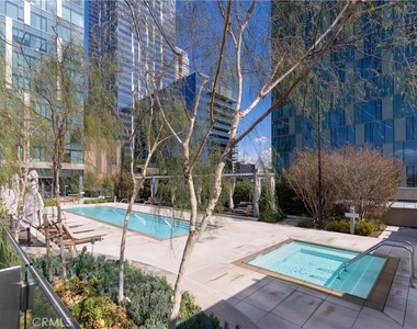 889 Francisco Street - Photo Thumbnail 28
