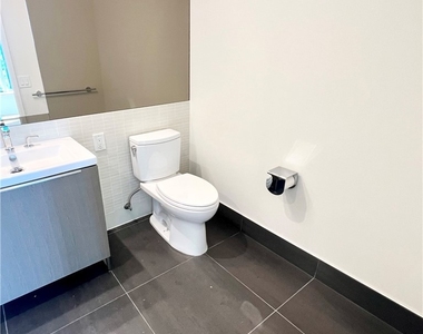 889 Francisco Street - Photo Thumbnail 16