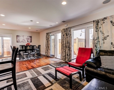 2504 23rd Street - Photo Thumbnail 1