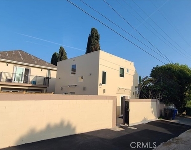 2504 23rd Street - Photo Thumbnail 21