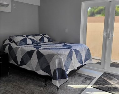 2504 23rd Street - Photo Thumbnail 6