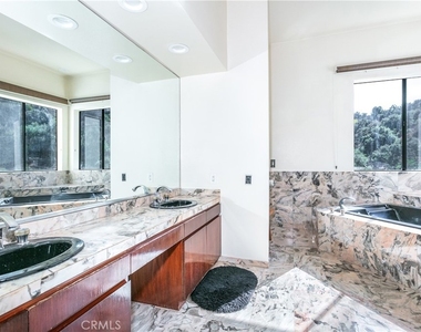 3965 Alta Mesa - Photo Thumbnail 10