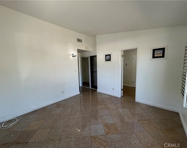 24010 Hatteras - Photo Thumbnail 13