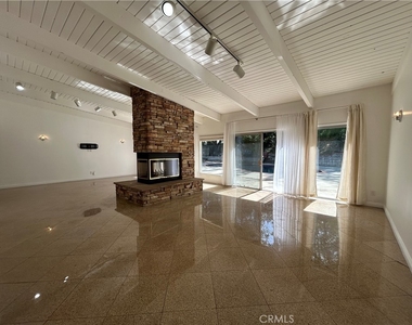 24010 Hatteras - Photo Thumbnail 10