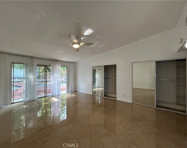 24010 Hatteras - Photo Thumbnail 12