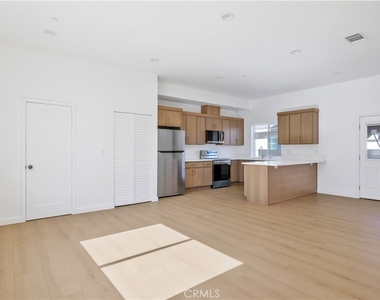 10905 Dalerose - Photo Thumbnail 6