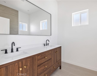 10905 Dalerose - Photo Thumbnail 13