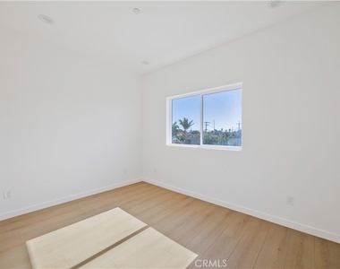 10905 Dalerose - Photo Thumbnail 7