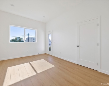 10905 Dalerose - Photo Thumbnail 11