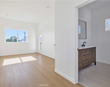 10905 Dalerose - Photo Thumbnail 10
